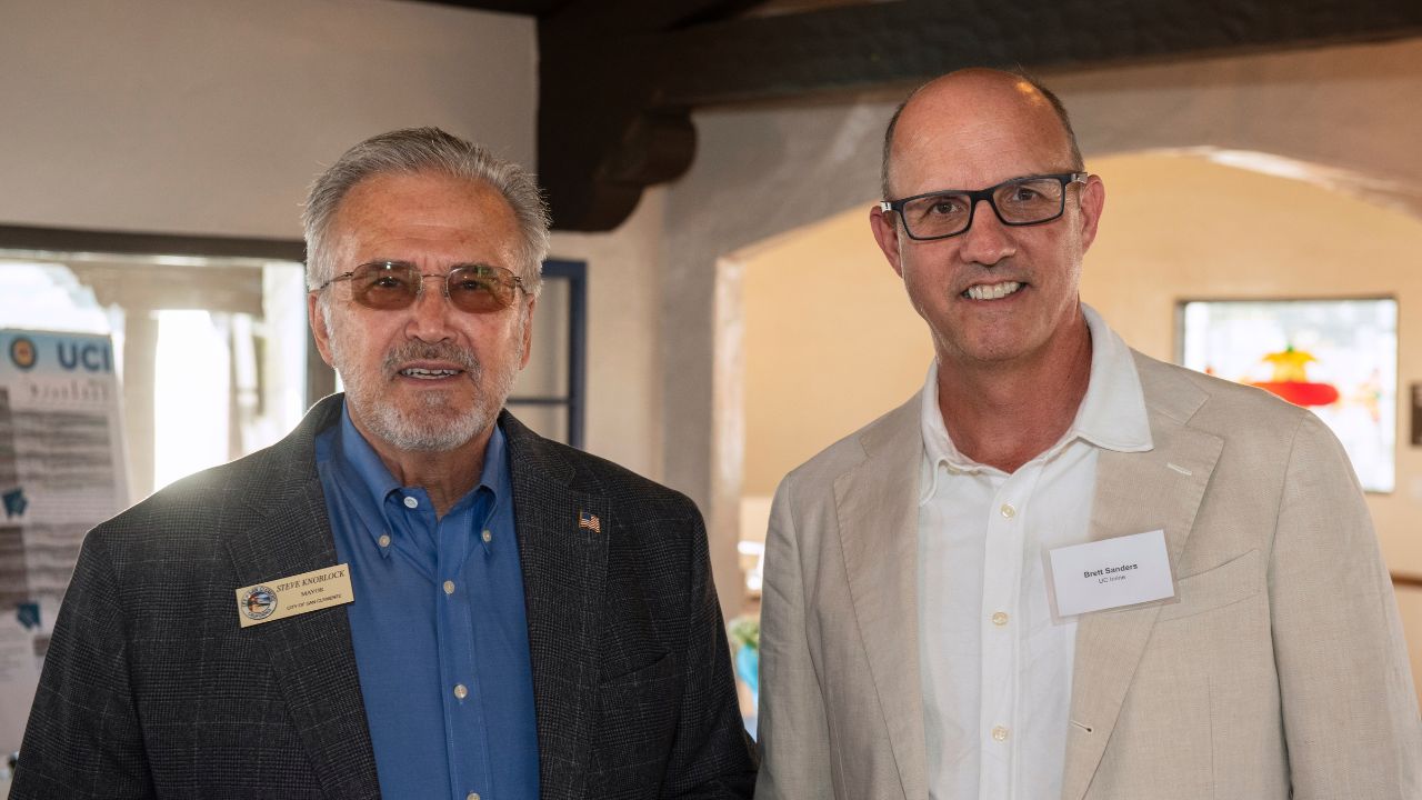 San Clemente Mayor Steve Knoblock (left) and UCI Chancellor’s Professor Brett Sanders at the Resilient Shores event in San Clemente. (Steve Zylius/UCI)