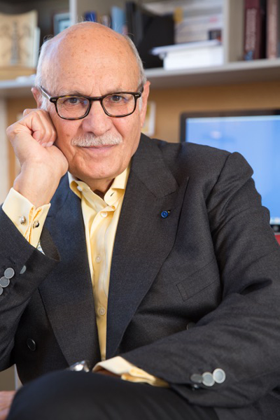 Distinguished Professor Diran Apelian receives an alumni award from Drexel University. 