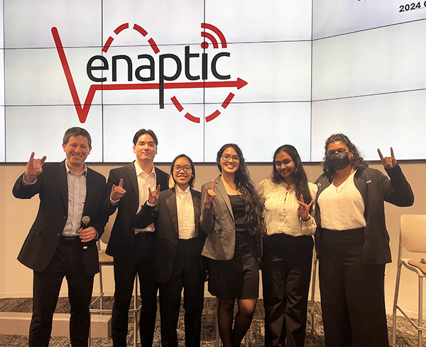 1.	Student team Venaptic won $20,000 for their design for a DVT detection and monitoring system. Pictured from left are CIRC Associate Director Elliot Botvinick and Venaptic members Lucas Jones, Polaris Phan, Piyashi Biswas, Neha Muvvala and Adhithi Lakshmikanthan. 