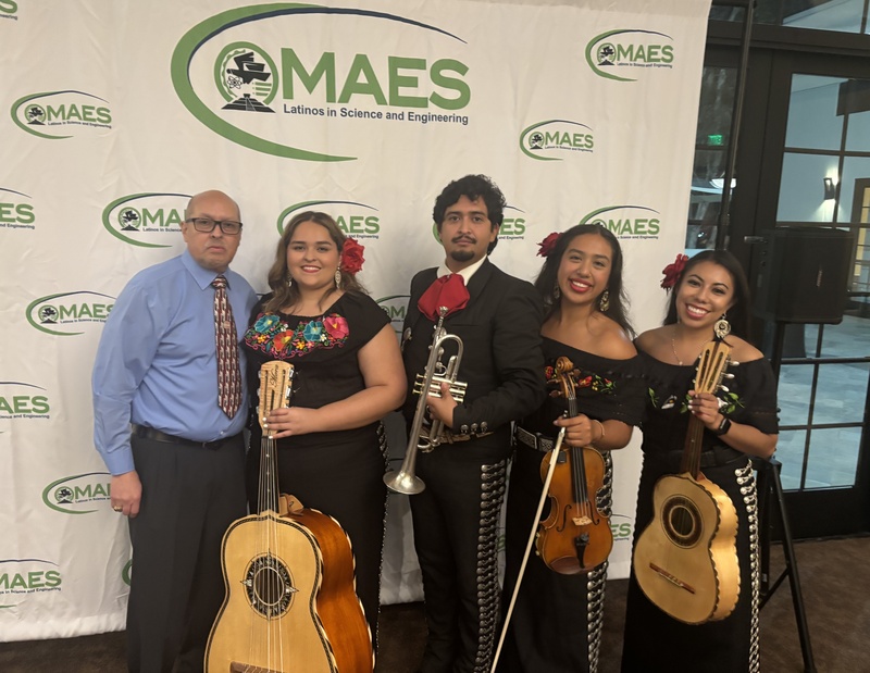 The band Mariachi Corazon de Guanajuato capped off the conference with lively cultural performances. 