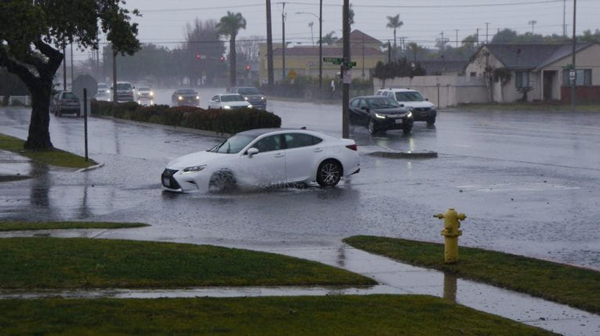 The back-to-back heavy rain events that Californians have witnessed this season have Brett Sanders, UCI professor of civil and environmental engineering, thinking about new infrastructure to deal with the water. He says, “We don’t have a good flood control infrastructure for the purpose of water, long-term water conservation and water security. And we saw calls left and right for more capacity to capture water, retain it, store it and use it to address the challenges we have with the drought.” Brian Bell / UCI